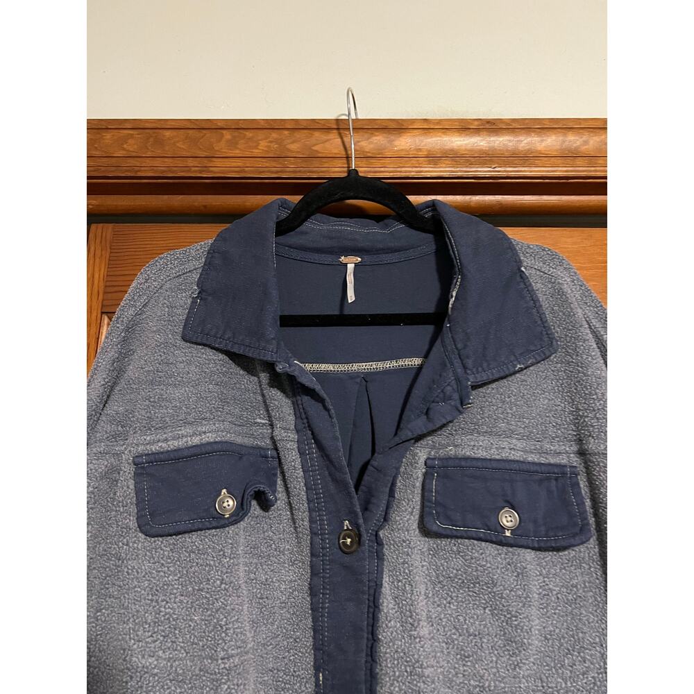 Free People Women's Ruby Fleece Distressed Shirt Jacket Shacket Oceana Blue SZ M - Picture 3 of 13